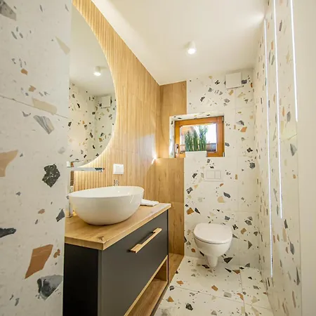 Swidrowa Jacuzzi & Sauna *