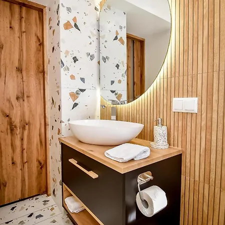 Swidrowa Jacuzzi & Sauna Chalet